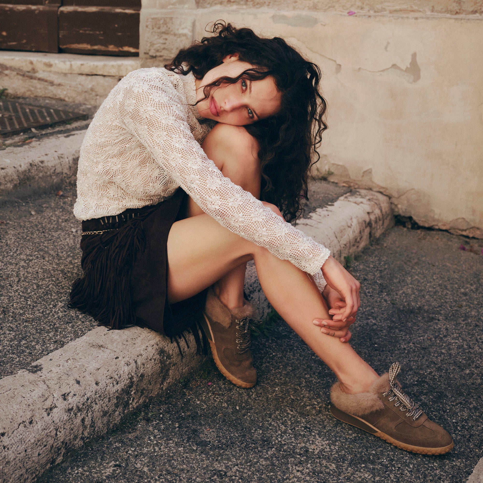 IZZEY PLUSH SNEAKERS OLIVE SUEDE